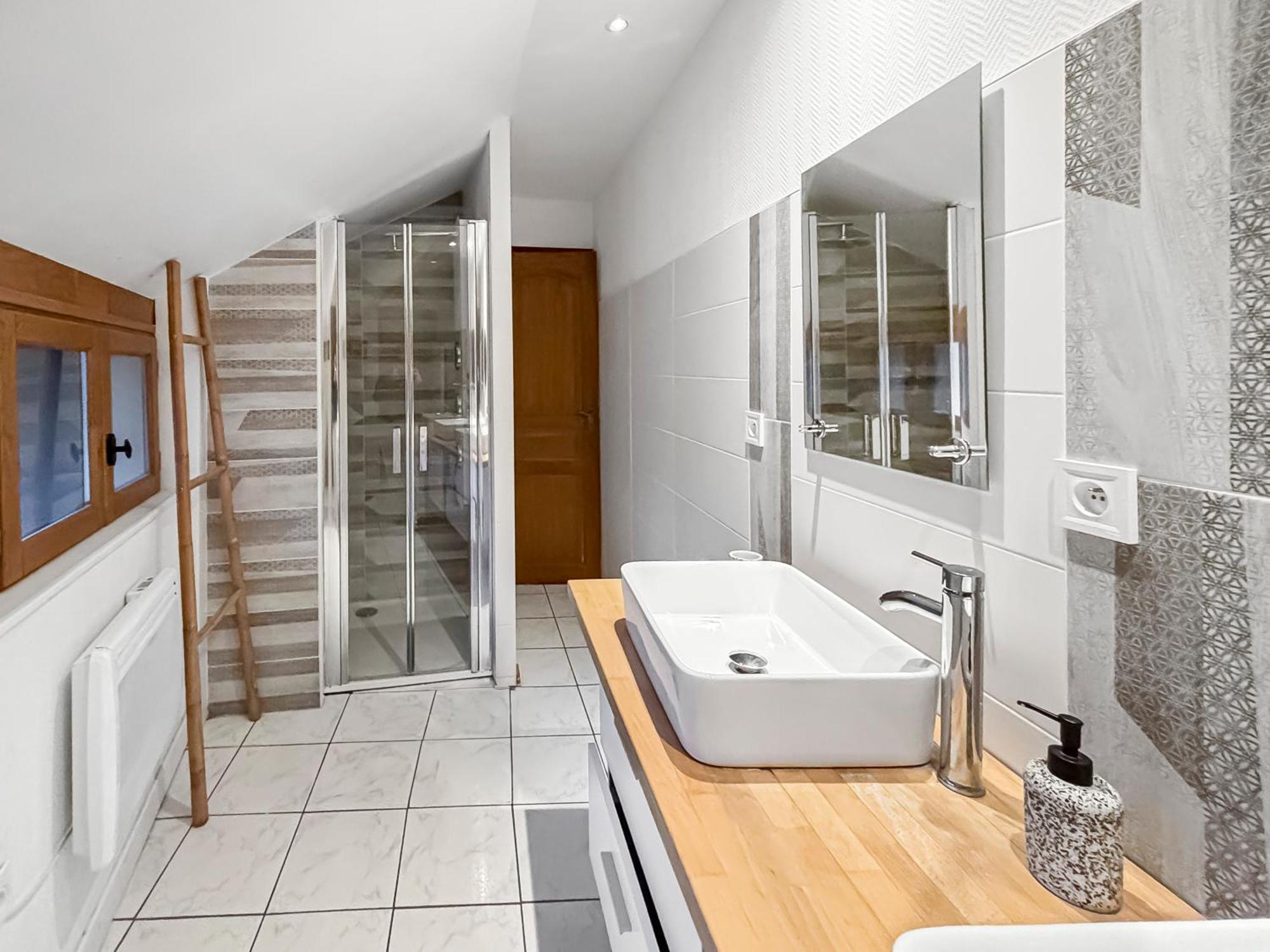 Spacieux & Lumineux Avec Smart Tv Et Wi-Fi Rapide Troyes Exterior photo